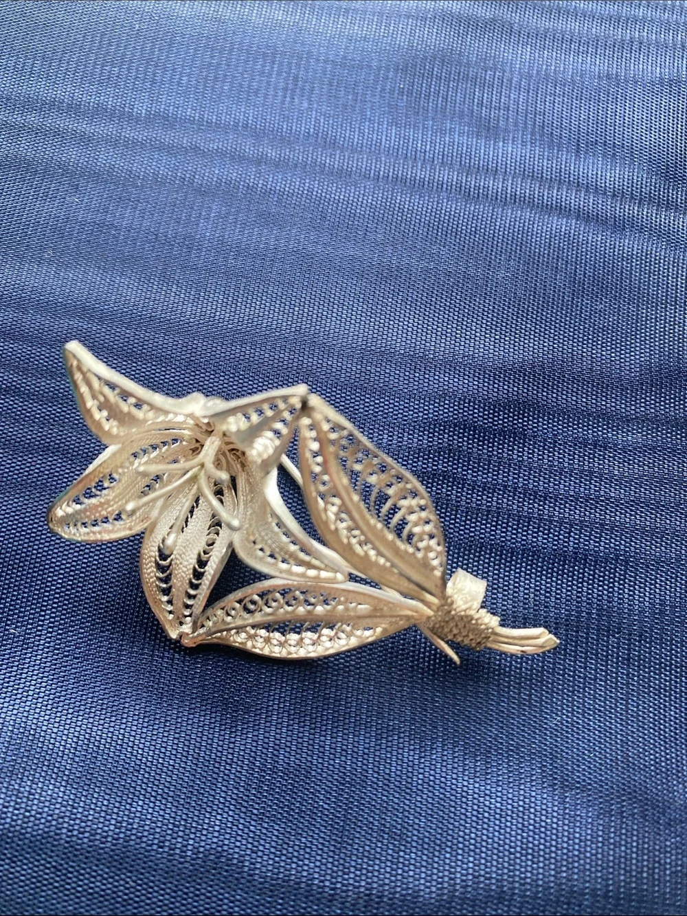 Antique Delicate Sterling Silver Floral Filigree Brooch